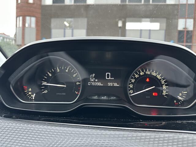 Peugeot 208 1.2 PureTech Signature All-in Prijs Cruise/Parkeer sensoren/Navi/Apple Carplay, Android auto