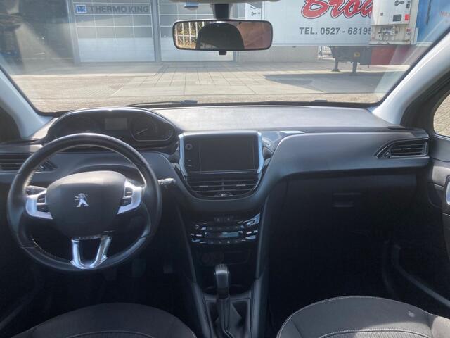 Peugeot 208 1.2 PureTech Allure Schuif/kanteldak! Apple Carplay