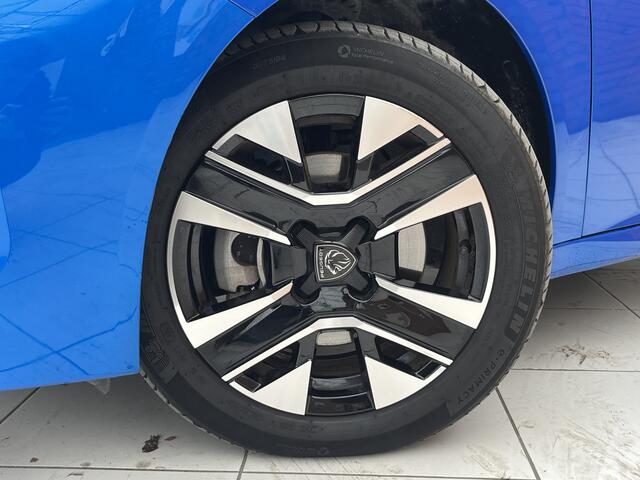 Peugeot 208 Hybrid 100 e-DCS6 Allure | Carplay/Android Auto | Keyless |