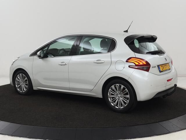 Peugeot 208 1.5 BleuHDi Allure | Trekhaak | Carplay | Navigatie | Climate control | Cruise control | Parkeerhulp | DAB | Bluetooth