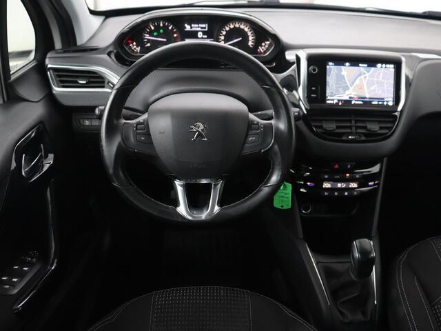 Peugeot 208 1.5 BleuHDi Allure | Trekhaak | Carplay | Navigatie | Climate control | Cruise control | Parkeerhulp | DAB | Bluetooth