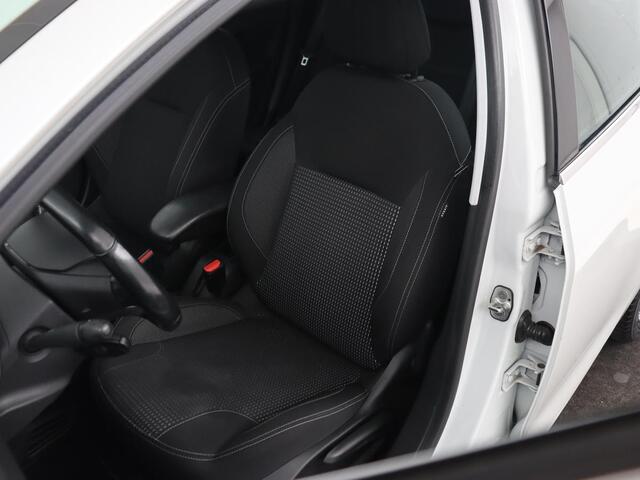 Peugeot 208 1.5 BleuHDi Allure | Trekhaak | Carplay | Navigatie | Climate control | Cruise control | Parkeerhulp | DAB | Bluetooth