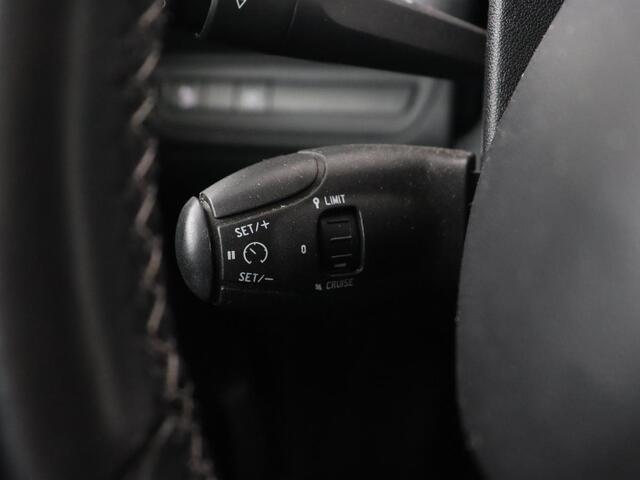 Peugeot 208 1.5 BleuHDi Allure | Trekhaak | Carplay | Navigatie | Climate control | Cruise control | Parkeerhulp | DAB | Bluetooth