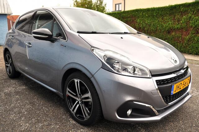Peugeot 208 1.2 GT Aut. Nav pdc v+a Pano