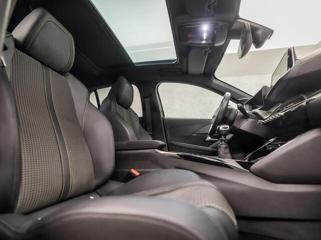 Peugeot 208 1.2 PureTech GT-Line Sport (PANORAMADAK, VIRTUAL COCKPIT, APPLE CARPLAY, 360 CAMERA, LEDER, SPORTSTOELEN, ADAPTIVE CRUISE, KEYLESS, DAB+, NIEUWE APK, NIEUWSTAAT)