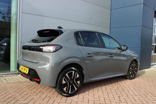 Peugeot 208 1.2 PureTech 100pk Allure Airco Navi Camera Carplay 13.792km Nieuwstaat