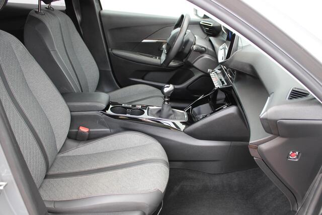 Peugeot 208 1.2 PureTech 100pk Allure Airco Navi Camera Carplay 13.792km Nieuwstaat