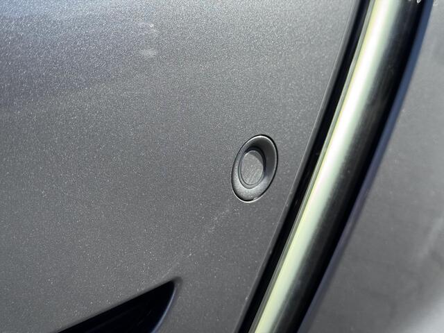 Peugeot 208 GT 1.2 PureTech 100PK Navigatie, Achteruitrijcamera, Keyless, Parkeersensoren, Apple Carplay, Android Auto