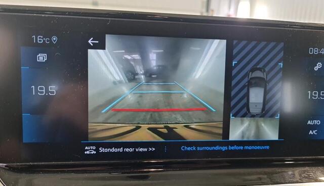 Peugeot 208 1.5 HDi Blue Lease Allure / Trekhaak / Airco-ecc./ Xenon / Pdc.+Camera / Navigatie / Radio-multimedia /