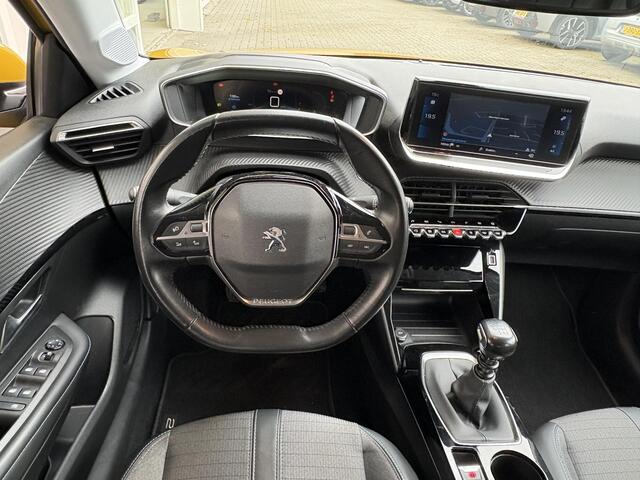 Peugeot 208 1.2T 100pk Allure | Achteruitrijcamera | Keyless Entry | Navigatie | Apple Carplay/Android Auto | Climate Control | Dealeronderhouden | 3D Cockpit