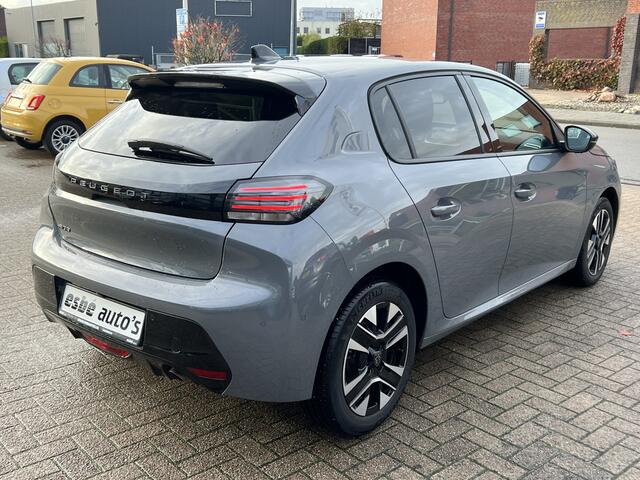 Peugeot 208 1.2 Turbo 100 pk Allure Navigatie* Carplay Camera Lichtmetalen Velgen Stoelverwarming Clima + Cruise Control DAB Extra Getint Glas 5drs