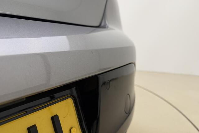 Peugeot 208 1.2T Blue Lease Allure | 100 PK | Parkeer Camera Achter | Navigatie | Apple Carplay & Android Auto | Parkeer Sensoren Voor & Achter | Climate Control