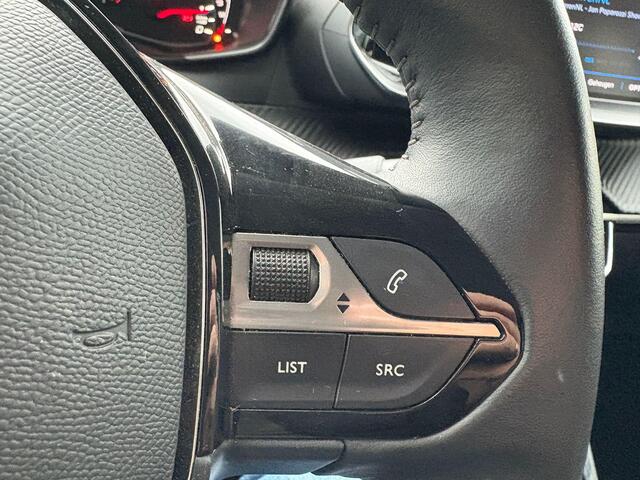 Peugeot 208 1.2 PureTech Allure Navi-Carplay Stoelverwarming Led 360-Camera 3D-Cockpit