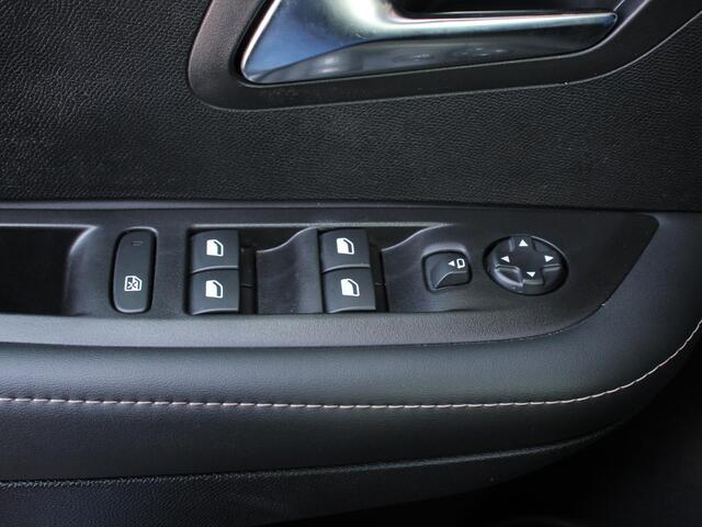 Peugeot 208 1.2 Hybrid 100PK Automaat Allure | Navigatie | Apple Carplay/Android Auto | Airco | Camera | Parkeer sensoren | Cruise Control | Led | Lichtmetalen Velgen