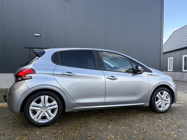 Peugeot 208 1.2 PureTech Signature