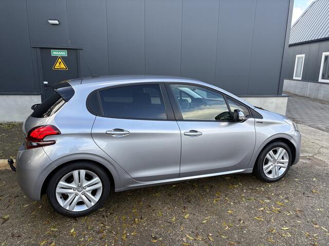 Peugeot 208 1.2 PureTech Signature
