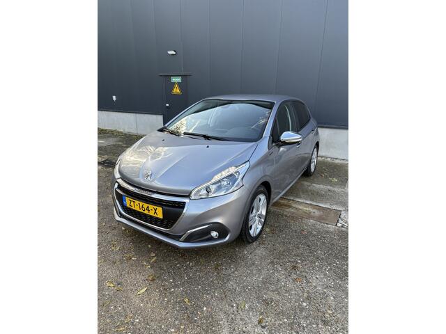 Peugeot 208 1.2 PureTech Signature