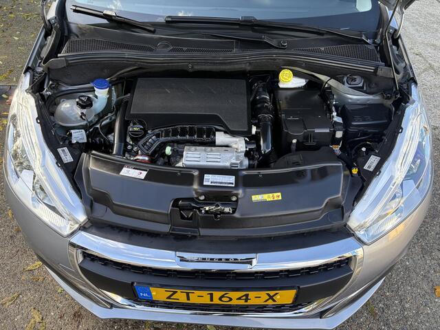 Peugeot 208 1.2 PureTech Signature