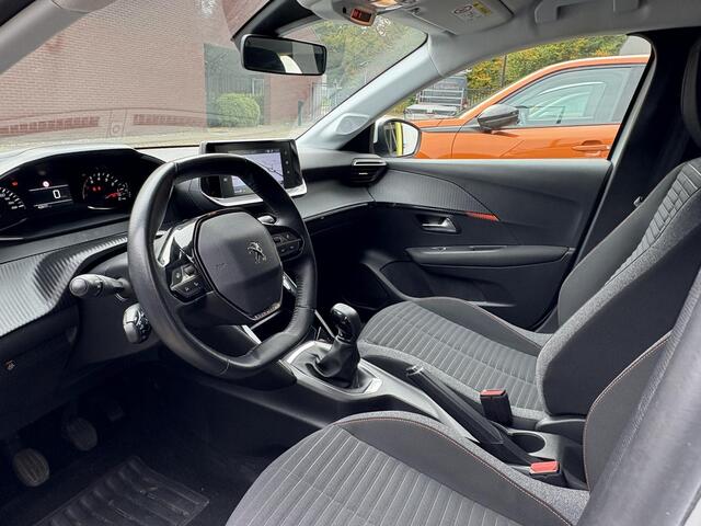 Peugeot 208 1.2 PureTech Style LED, Parkeersensoren, LM Velgen, Navigatie, Cruise Control
