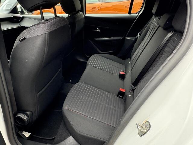 Peugeot 208 1.2 PureTech Style LED, Parkeersensoren, LM Velgen, Navigatie, Cruise Control