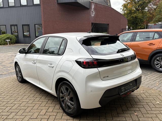 Peugeot 208 1.2 PureTech Style LED, Parkeersensoren, LM Velgen, Navigatie, Cruise Control
