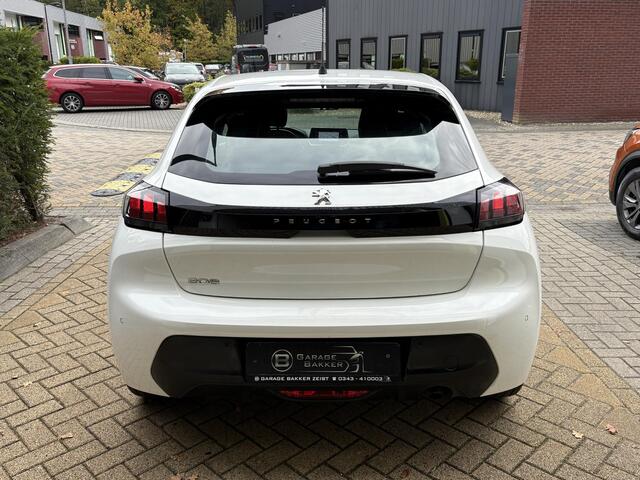 Peugeot 208 1.2 PureTech Style LED, Parkeersensoren, LM Velgen, Navigatie, Cruise Control