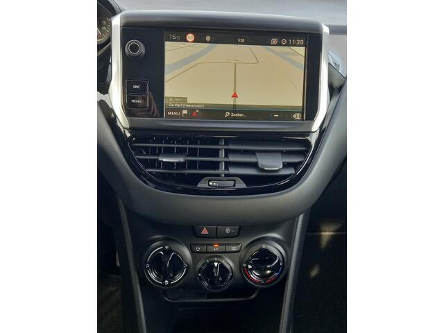 Peugeot 208 1.2 PureTech Signature