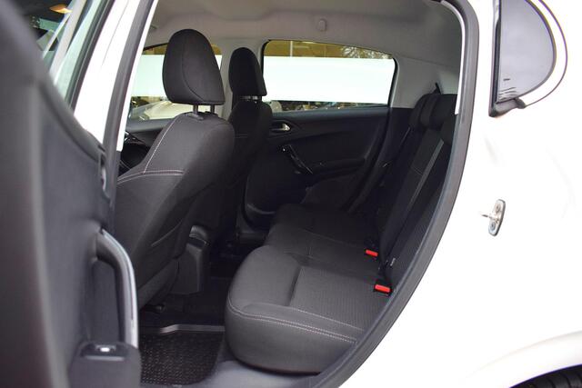 Peugeot 208 1.2 PureTech Allure |CARPLAY|CLIMA|CRUISE|LED