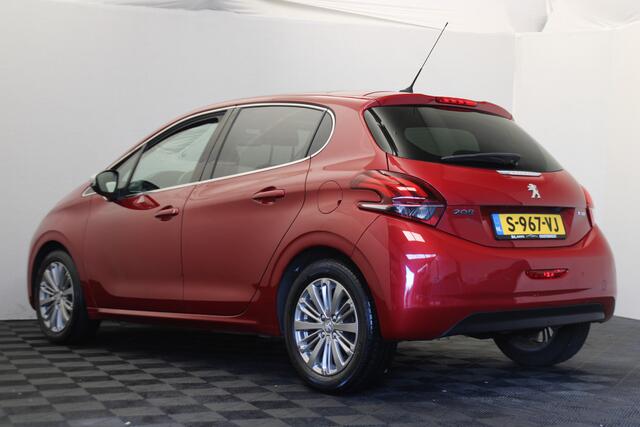 Peugeot 208 1.2 PureTech Blue Lease Executive |Pano|Navi|