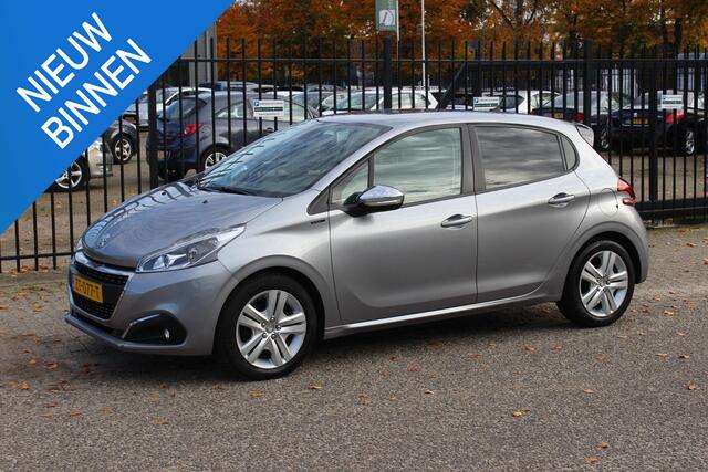 Peugeot 208 1.2 PureTech Signature, Navigatie!