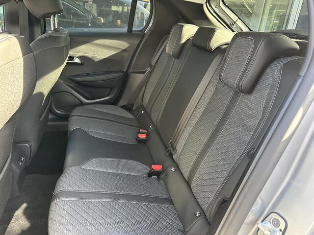 Peugeot 208 Allure 1.2 Turbo 100 PK 6-Bak | LED Koplampen | Facelift Model | Parkeersensoren Rondom | 10'' inch Touch Screen | Draadloze telefoon Navigatie via Apple Car play/ Android Auto | Cruise Control | Rijbaan Bewaking | Stuurwiel Bediening | Half Lederen Bekl