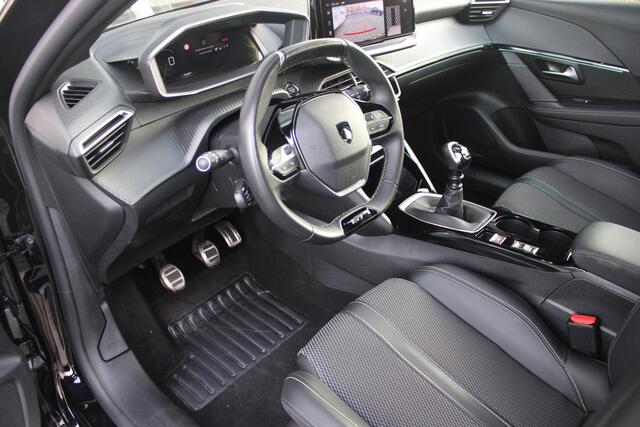 Peugeot 208 1.2 100PK GT | DRAADLOZE APPLE CARPLAY/ANDROID AUTO | 17" LICHTMETALEN VELGEN | DRAADLOZE TELEFOONLADER | ACHTERUITRIJ CAMERA | CRUISE CONTROL | FULL LED KOPLAMPEN | KEYLESS ENTRY/START | CLIMATE CONTROL | PARKEERSENSOREN VOOR EN ACHTER | GETINTE ACHETRRU