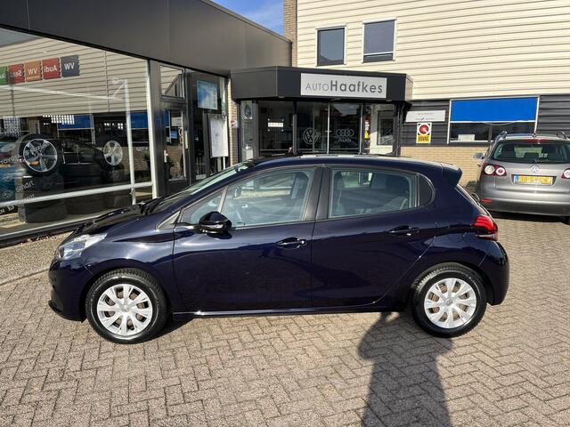 Peugeot 208 1.2 PureTech Blue Lion Complete uitvoering, goed onderhouden. Navigatie, PDC, telefoonvoorbereiding etc.