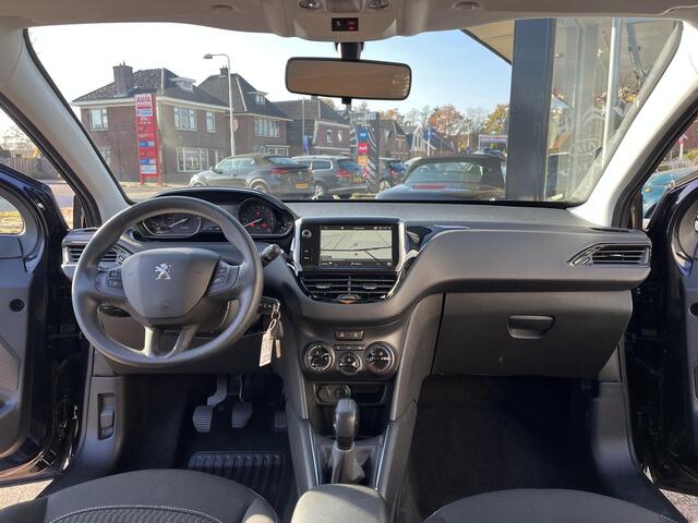 Peugeot 208 1.2 PureTech Blue Lion Complete uitvoering, goed onderhouden. Navigatie, PDC, telefoonvoorbereiding etc.
