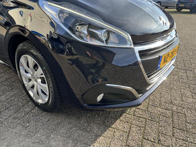 Peugeot 208 1.2 PureTech Blue Lion Complete uitvoering, goed onderhouden. Navigatie, PDC, telefoonvoorbereiding etc.
