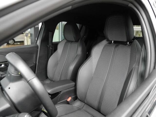 Peugeot 208 1.2 PureTech 100 GT | Keyless entry en start | Lichtmetalen velgen | Dodehoekdetectie | Navigatie | Camera voor en achter | Draadloze telefoonoplader