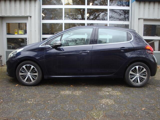 Peugeot 208 1.2 PureTech Blue Lease Allure