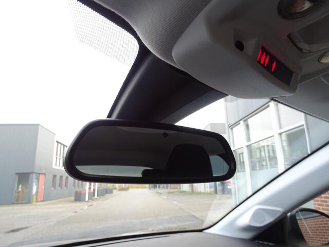 Peugeot 208 1.2 PureTech Active NAVIGATIE| MULTIMEDIA| AIRCO/ECC| CRUISECONTROL| ELEC RAMEN