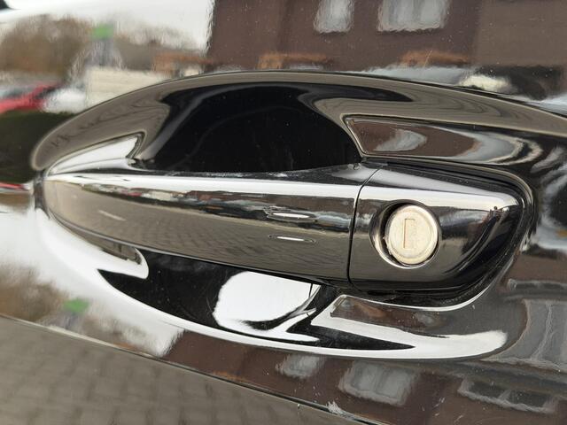 Peugeot 208 GT 1.2 Hybrid 145PK e-DCS6 Automaat Navigatie, Rondomzichtcamera, Keyless, Stoelverwarming, Adaptieve cruise Control, Parkeersensoren