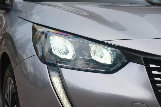 Peugeot 208 1.2 PureTech 100pk Allure Pack | App Connect | Climate | Adaptive Cruise | Keyless | Camera | PDC