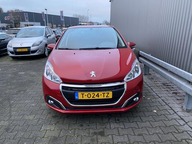 Peugeot 208 1.2 PureTech Active 56Dkm, 5Drs, A/C, CC, PDC, Navi, CarPlay, LM, Trekh- Inruil Mogelijk -