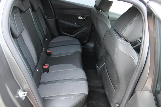 Peugeot 208 1.2 PureTech 100pk Allure Pack Airco Navi Camera Carplay 7745km