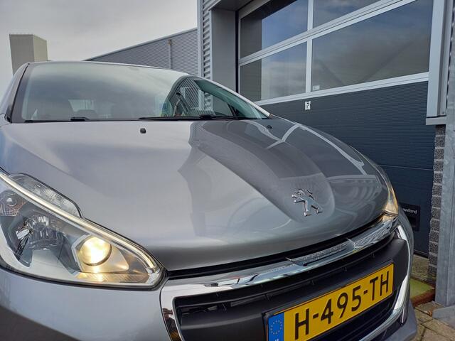 Peugeot 208 1.2 PureTech Allure - CAMERA + PDC - CARPLAY / ANDROID - CLIMA - CRUISE - NAVI -