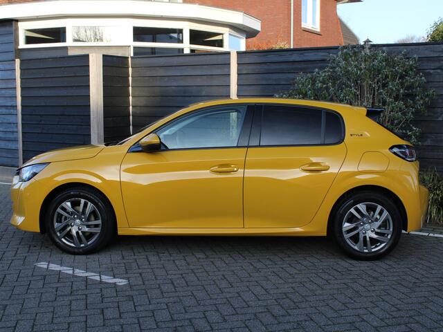 Peugeot 208 Style 1.2 PureTech 100PK EAT8 Automaat Navigatie, Parkeerhulp, Apple Carplay/Android Auto, Stoelverwarming
