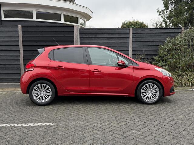 Peugeot 208 Signature 1.2 PureTech 110PK EAT6 Automaat Navigatie, Parkeersensoren Achter, Apple Carplay, Android Auto