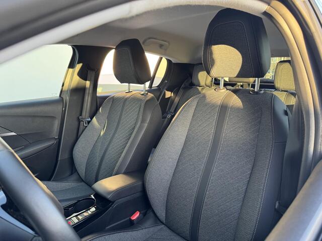 Peugeot 208 Hybrid 100 e-DCS6 Allure | Parkeercamera | Adaptive cruise | Meer foto's volgen | Prijs is rijklaar