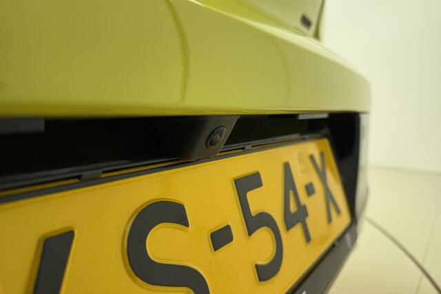 Peugeot 208 1.2 PureTech 100 GT | Apple carplay/Android auto | Achteruitrijcamera + frontcamera | Navigatie | Panoramadak | Stoelverwarming | Keyless entry+start |