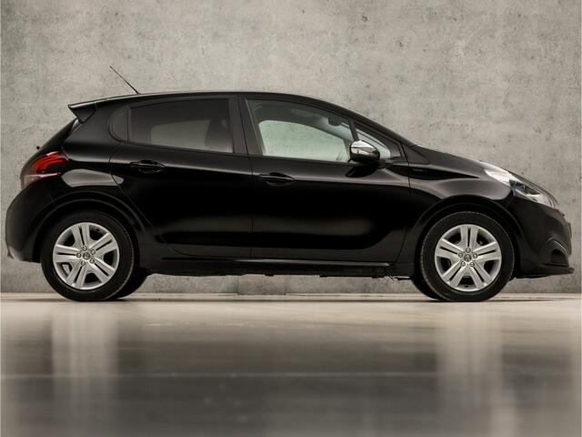Peugeot 208 1.2 PureTech Sport (APPLE CARPLAY, NAVIGATIE, LM VELGEN, GETINT GLAS, SPORTSTOELEN, CRUISE, PARKEERSENSOREN, NIEUWSTAAT)