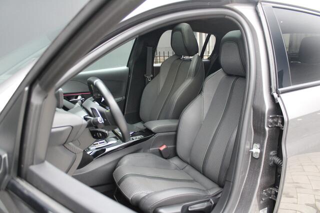Peugeot 208 1.2 PureTech GT 100pk - Panorama - Navi - Camera - Stoelverwarming - Rijklaar