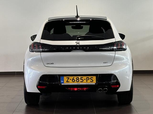 Peugeot 208 GT 1.2 Turbo 130pk EAT8 Peugeot 208 5-deurs GT 1.2 PureTech 130pk EAT8 AUTOMAAT | PARELMOER | PANODAK | NAVI | ADAPTIVE CRUISE | KEYLESS ENTRY | BLACK DIAMOND DAK | CAMERA | DAB+
